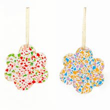 Charger l&#39;image dans la galerie, Lot de 2 ornements CONFETTIS
